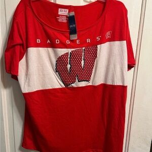 Wisconsin badgers women’s shirt 2xl